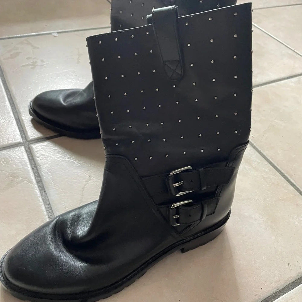 Boots - Picture 2 of 9